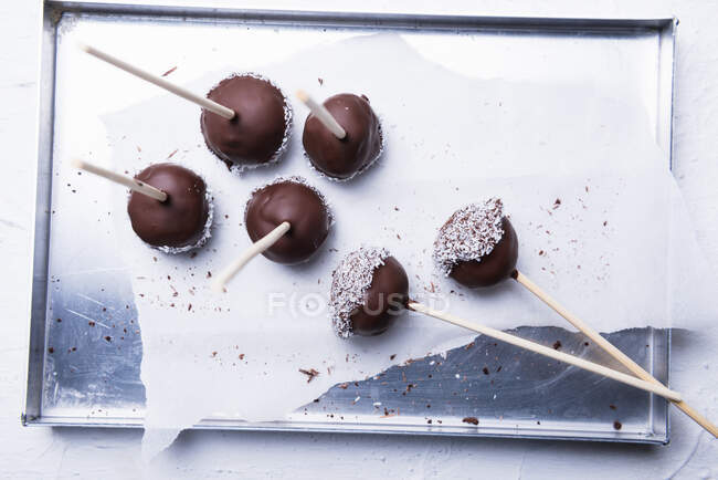Bolos vegan com chocolate com leite de arroz e coco ralado — Fotografia de Stock