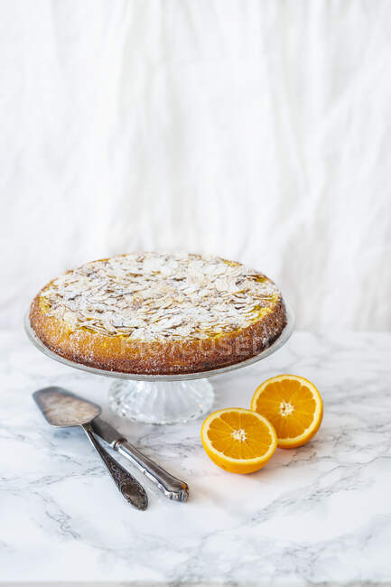 Бездріжджовий апельсин і мигдальний торт — стокове фото