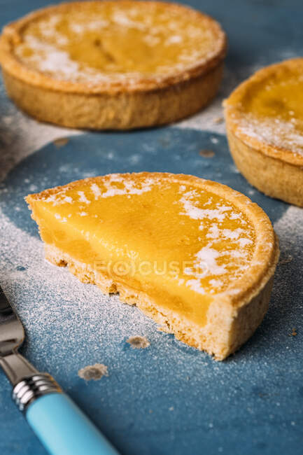 Mini crostate di limone con crosta di pasta frolla — Foto stock