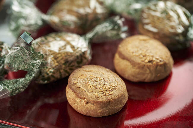 Mantecados, biscoitos de Natal espanhol com banha e amêndoas — Fotografia de Stock