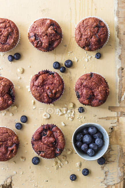 Beetroot muffins with hazelnuts and blueberries — Stock Photo