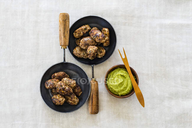 Kofta and Avocado Hummus — Stock Photo