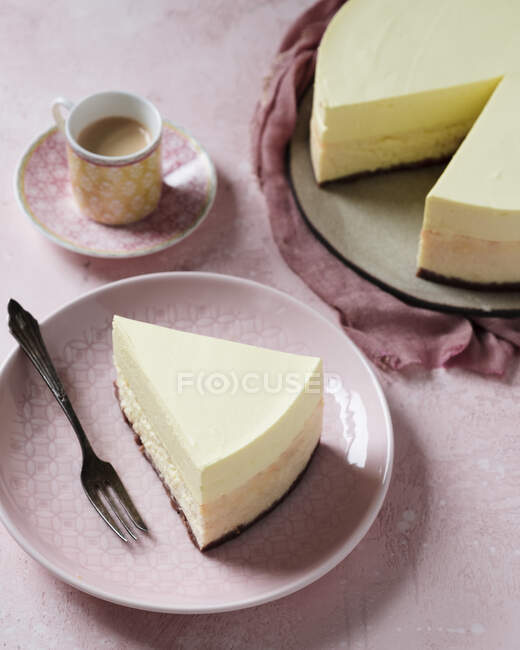 Cheesecake with lemon mousse — Stock Photo