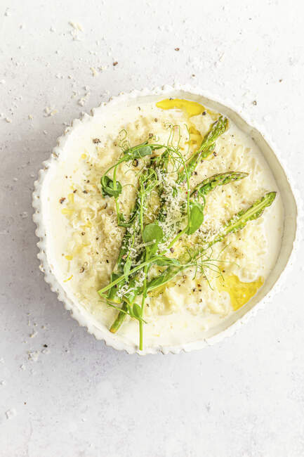 Creamy risotto with asparagus — Stock Photo
