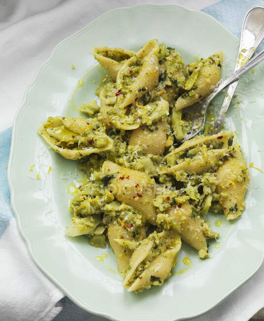 Conchiglioni Pasta con broccoli — Foto stock