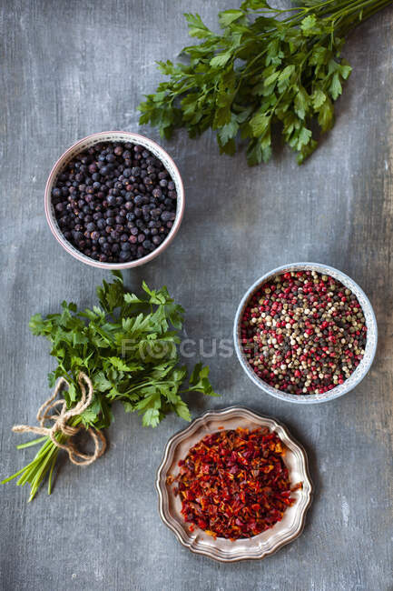 Pimenta, pimenta e páprica seca — Fotografia de Stock