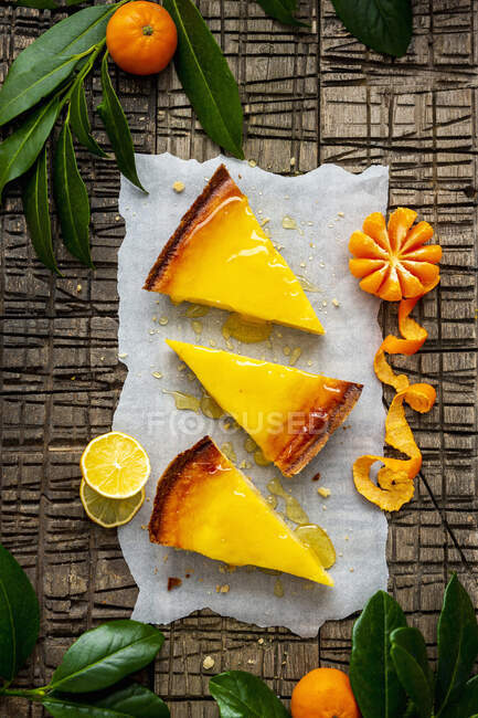 Tarta de queso de mandarina, vista superior - foto de stock