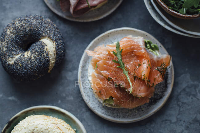 Poppy seed bagels with gravlax — Stock Photo