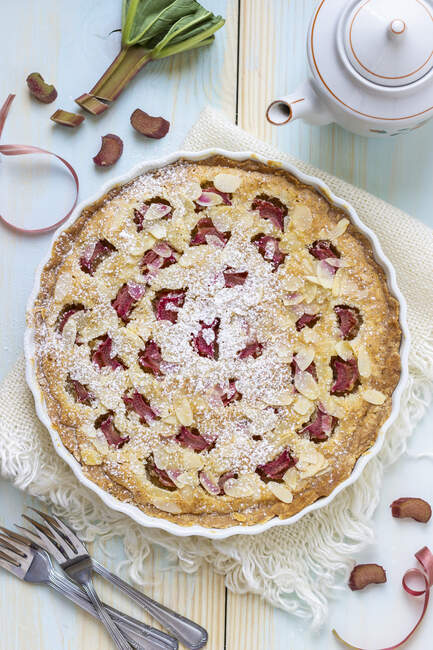 Rhubarb and almond tart — Stock Photo