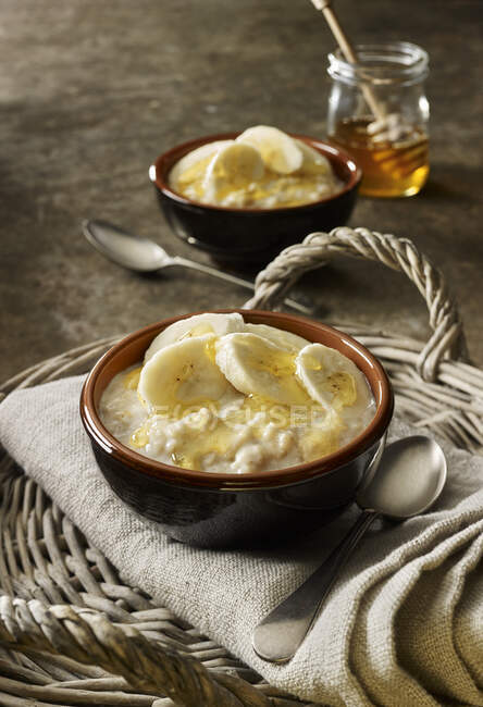 Porridge aux bananes et au miel — Photo de stock