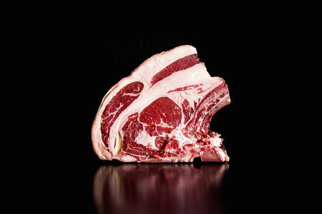 Преміум великий яловичий стейк — стокове фото