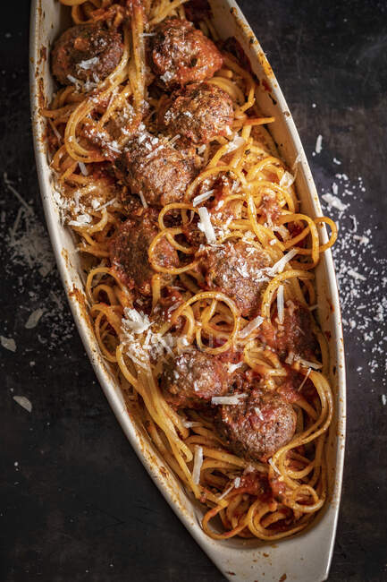 Spaghetti con polpette primo piano — Foto stock