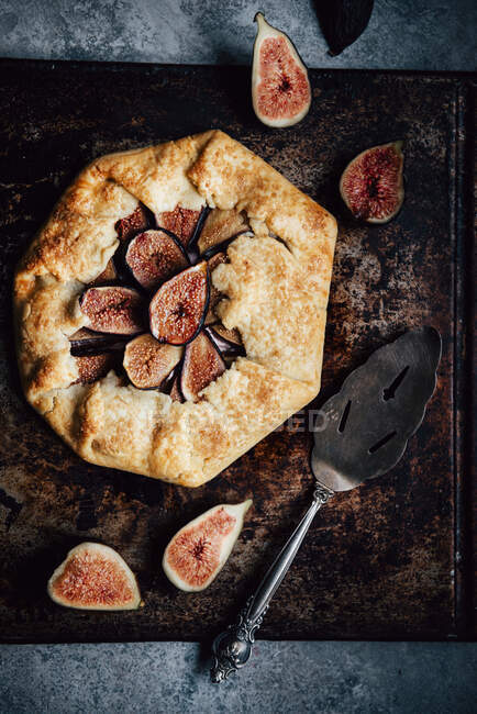 Fig galette with goat's cheese — Stock Photo