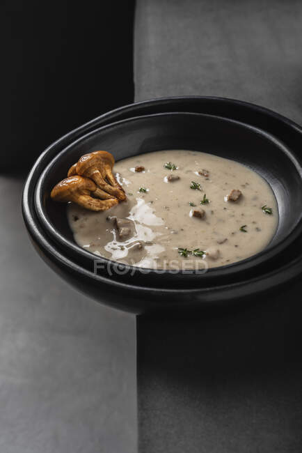Mushroom soup with porcinni mushrooms and thyme — Stock Photo