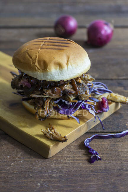Burger with pulled pork — Stock Photo