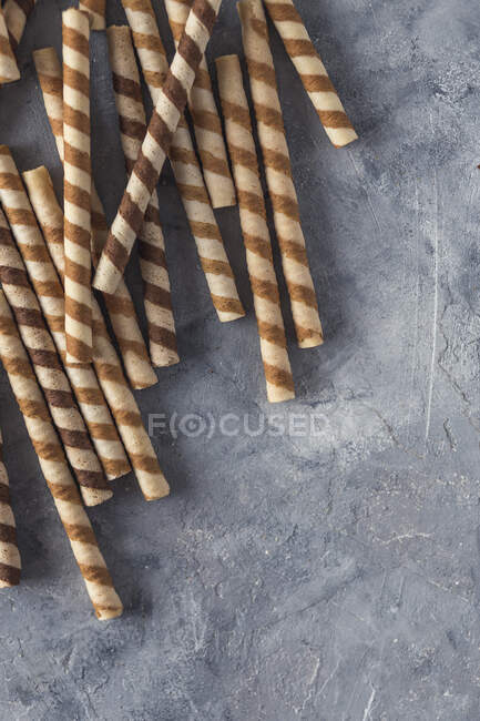 Primo piano di deliziosi biscotti di wafer roll — Foto stock