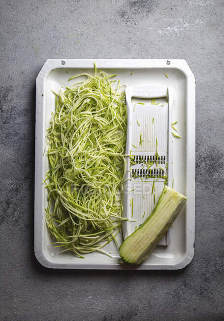 Zoodles - Low carb zucchini noodles — Stock Photo