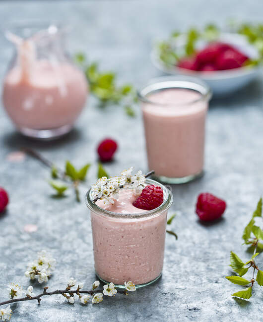 Raspberry Smoothie Glasses with Fresh Berries — Stock Photo