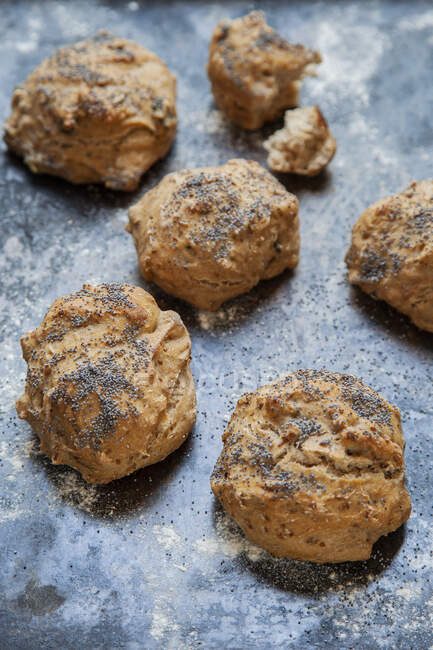 Close-up shot of delicious Wholemeal rolls with poppy seeds — Stock Photo