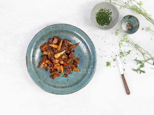 Castanha e cogumelos bourguignon — Fotografia de Stock