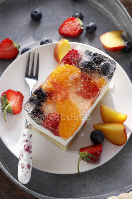 Fruit jelly cake closeup - foto de stock