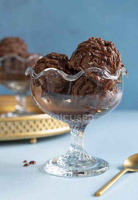 Helado de chocolate, primer plano - foto de stock