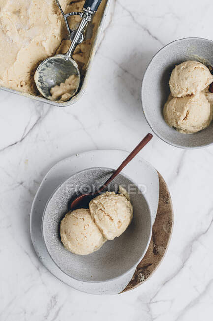 Bitter orange ice cream — Stock Photo