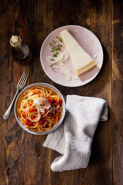 Close-up shot of delicious Spaghetti with tomato sauce — Stock Photo