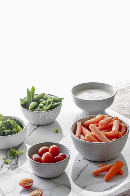 Veggie-Snack mit Ranch-Sauce — Stockfoto