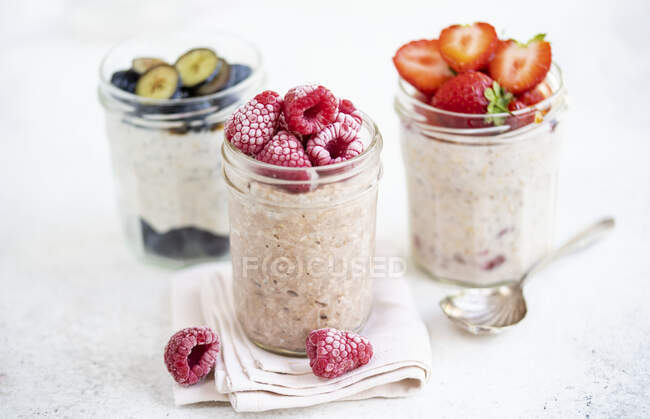 Overnight oats with fresh fruits — Stock Photo