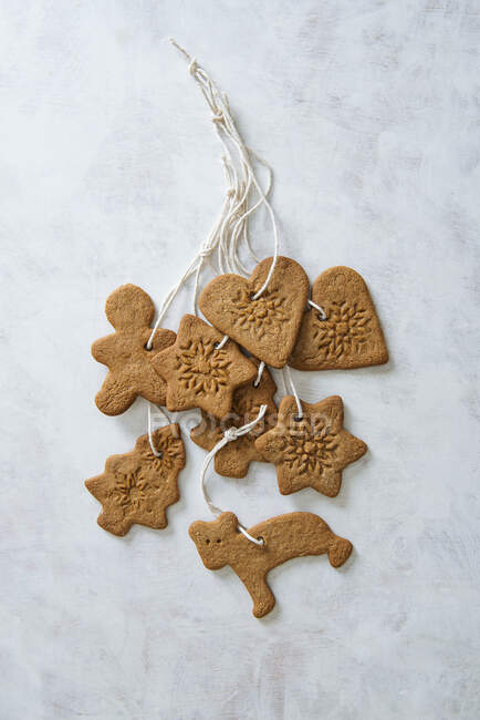 Biscoitos de gengibre de Natal como decorações — Fotografia de Stock