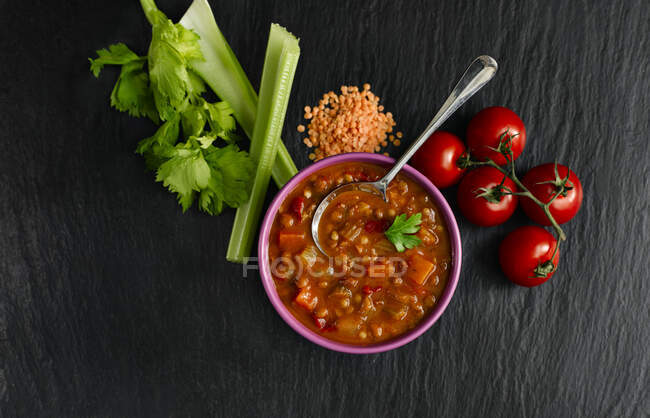 Zuppa di pancetta alla lenticchia grossa — Foto stock
