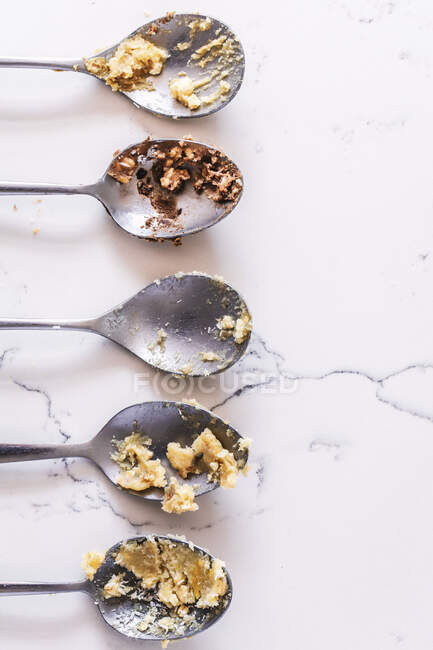 Cookie Dough on spoons, closeup shot — Photo de stock