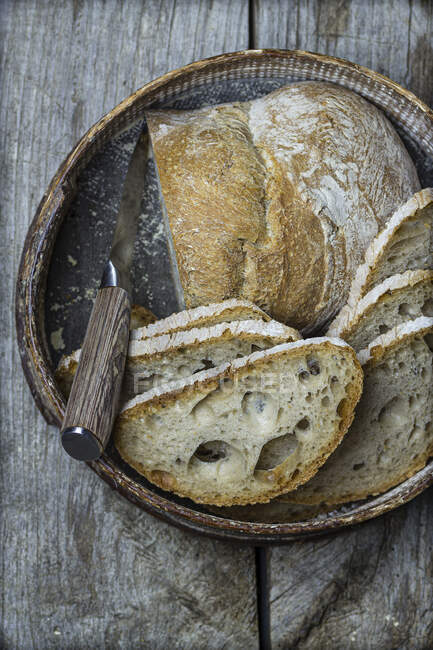 Крупный план вкусного домашнего хлеба — стоковое фото