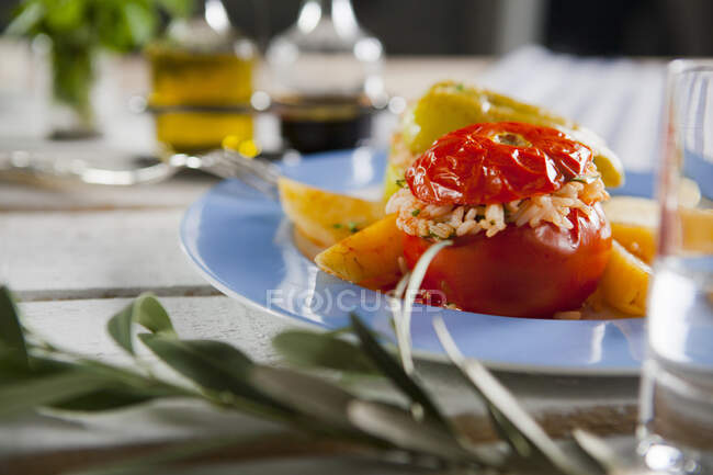Jemista - stuffed peppers and tomatoes with rice (Greece) — Stock Photo