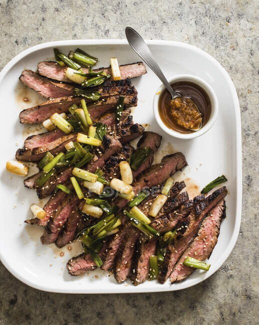 Flank steak with ginger soy marinating sauce — Stock Photo