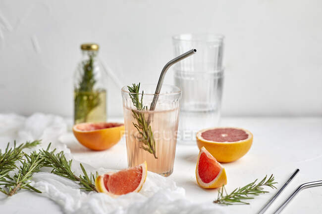 Grapefruit rosemary mocktail close-up view — Stock Photo