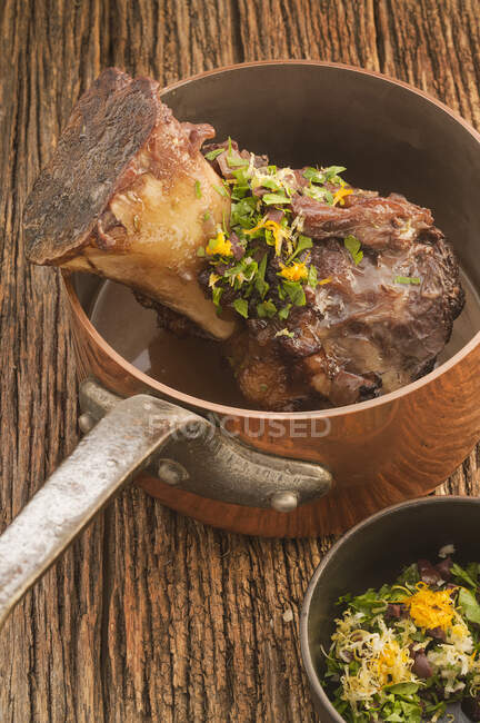 Slow-cooked beef shank with gremolata — Stock Photo