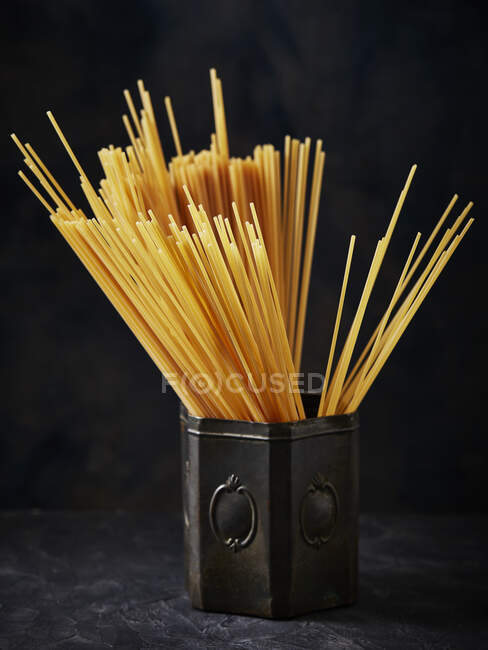 Spagetti in a rustic tin — Stock Photo