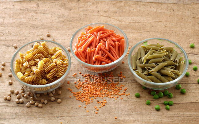 Três tipos de macarrão feito de legumes — Fotografia de Stock