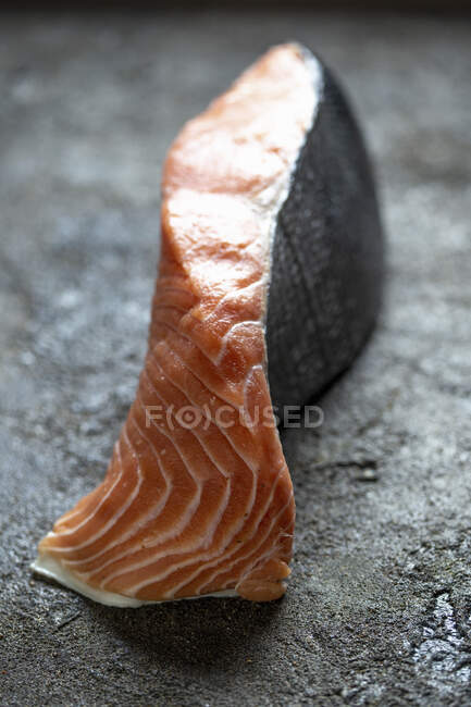 Salmon steak, raw fish closeup — Stock Photo