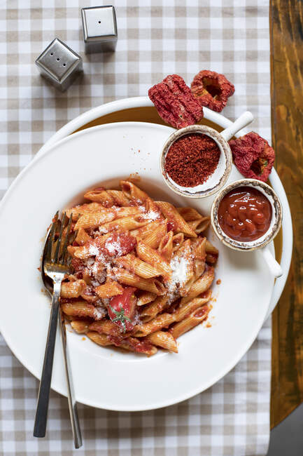 Гострий томатний соус паста — стокове фото