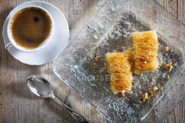 Kataifi with nuts and almonds — Stock Photo