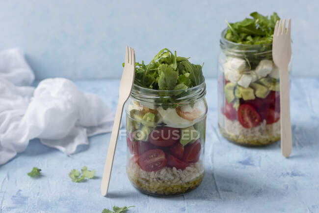 Salads in a jar with grains, vegetables and boiled egg — Stock Photo