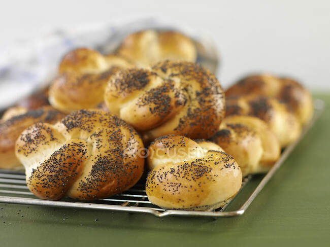 Challa juive, pain blanc tressé pour le Shabbat — Photo de stock