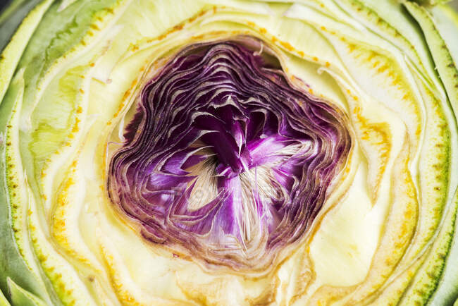 Um coração de alcachofra (close up) — Fotografia de Stock