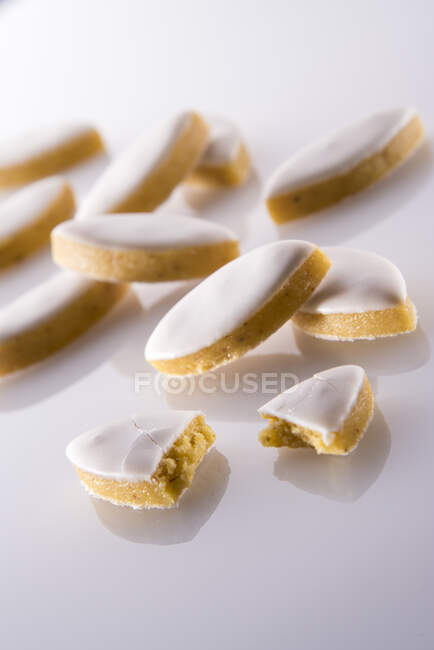 Calissons d'Aix, almond confectionery, Provence, France — Stock Photo