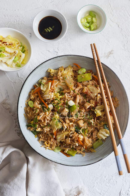 Kimchi stir fry rice with chicken — Stock Photo