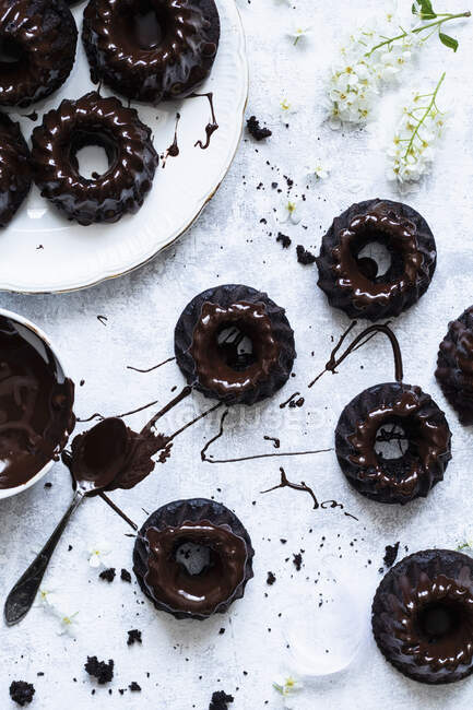 Close-up shot of delicious Mini chocolate bundt cakes — Stock Photo