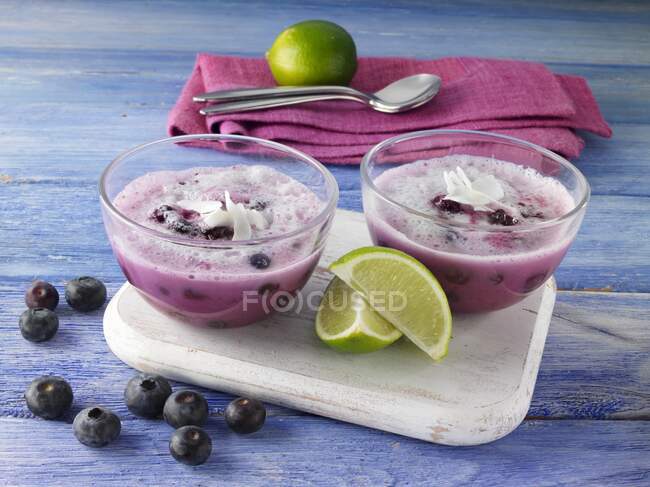Lime soup in glass bowls — Stock Photo